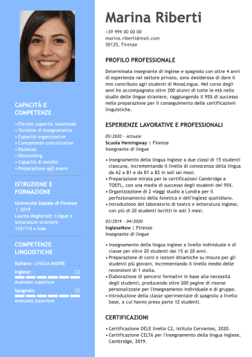 modello di CV creativo azzurro