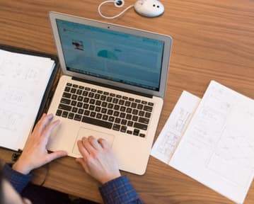 Mansioni ed esempio di curriculum vitae per fiorista